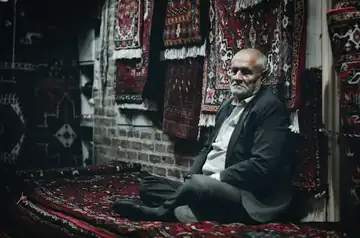 فرش تبریز در بازار — عکس ۲